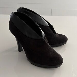 8 Fioni Black Women's Heels faux suede + leather